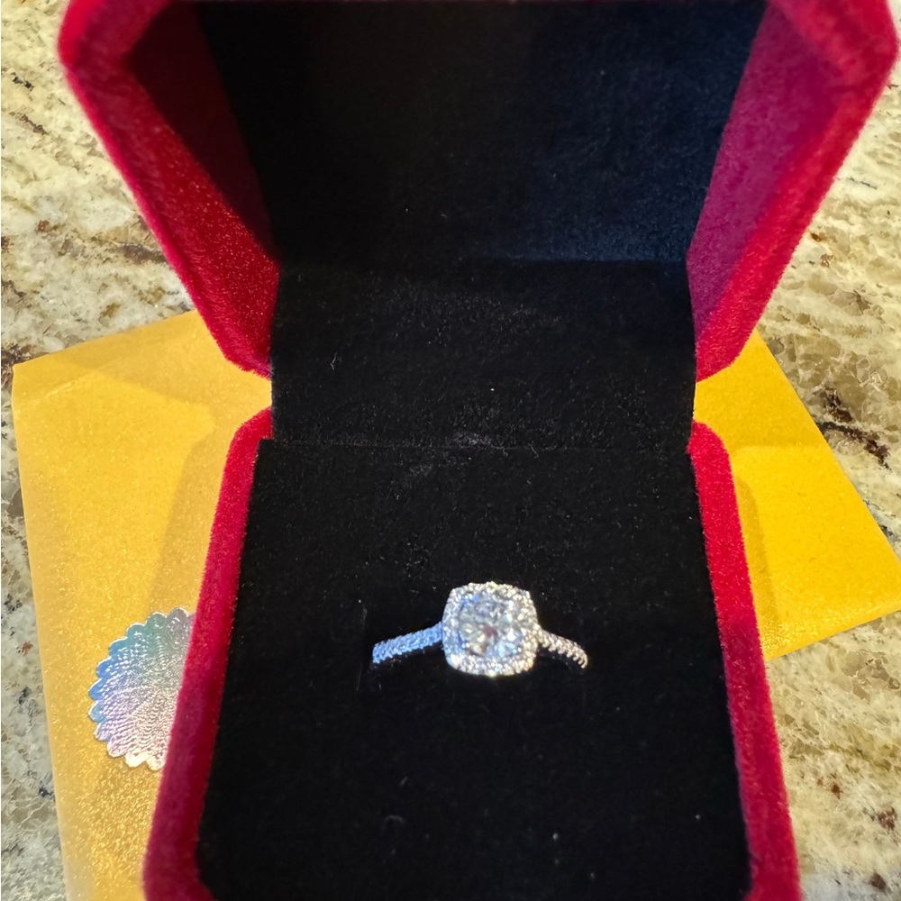 Sterling Silver 925 Moissanite Ring size 7